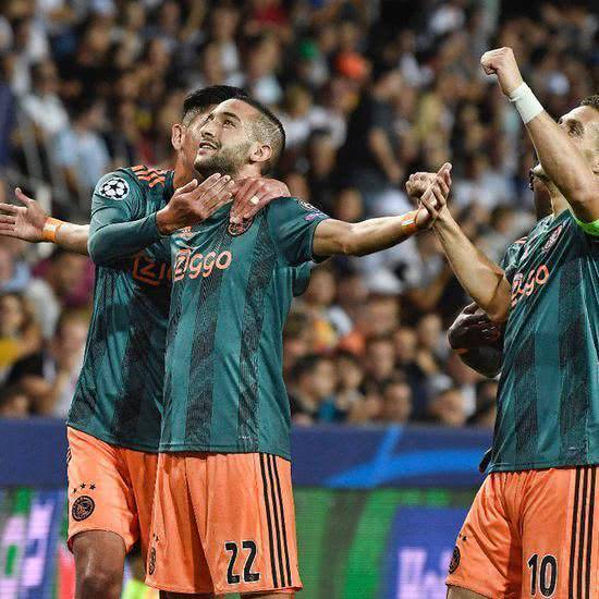 艾顿在最近 艾顿在最近